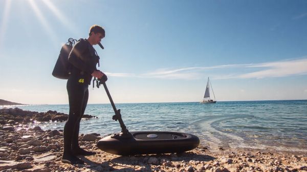 Guida all'acquisto dell'acquascooter elettrico per avventure subacquee