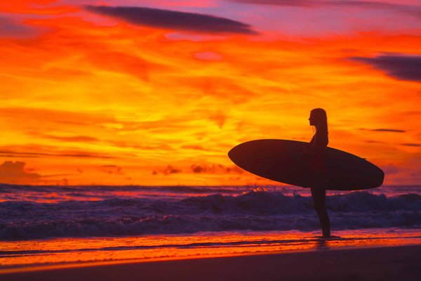 Come scegliere il maglione cashmere ideale per la silhouette a clessidra?